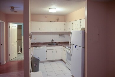 49 Windsor Dr unit 307, Holliston, MA 01746 - photo 5