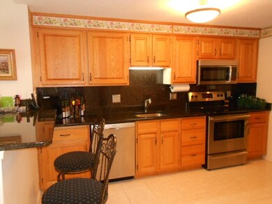 220 Brickett Hill Cir unit 220, Haverhill, MA 01830 - photo 2
