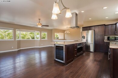 Stainless Appliances & Wine Cooler Built-In