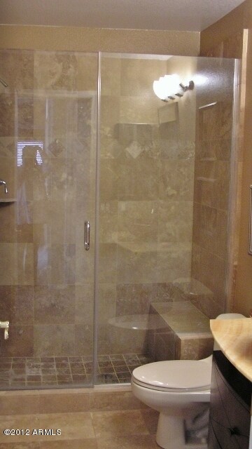 BEAUTIFULLY UPGRADED GUEST BATH