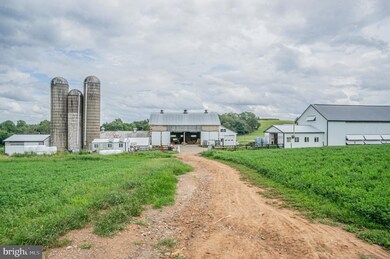 2077 Compass Rd, Honey Brook, PA 19344 - photo 4