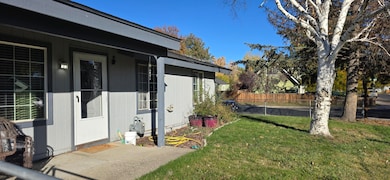 4511 Sturdivant Ave, Klamath Falls, OR 97603 - photo 2