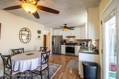 Eat-in Kitchen