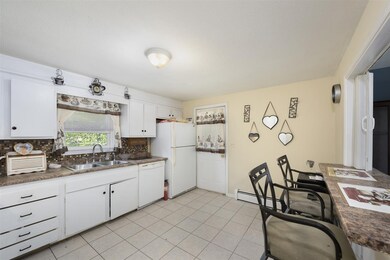 38 Royal Cir, Salem, NH 03079 - photo 5