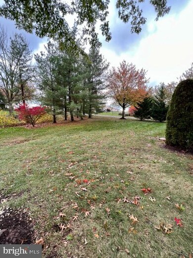 860 Doe Ct, Royersford, PA 19468 - photo 4