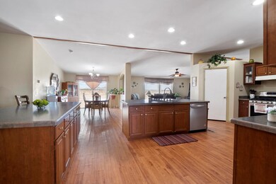 5543 Holiday Ave, Rosamond, CA 93560 - photo 6