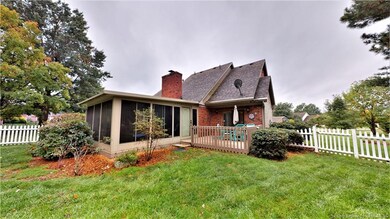 Backyard deck and sunroom!!