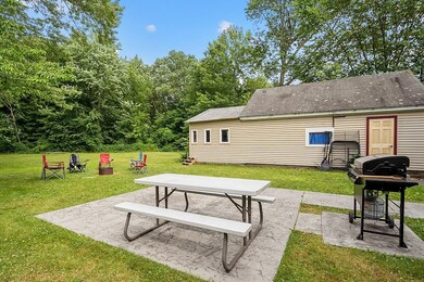 33 Mammoth Rd, Manchester, NH 03109 - photo 2