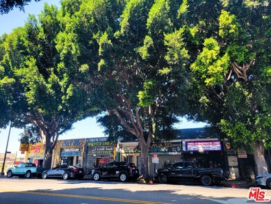 309 W 50th St, Los Angeles, CA 90037 - photo 2