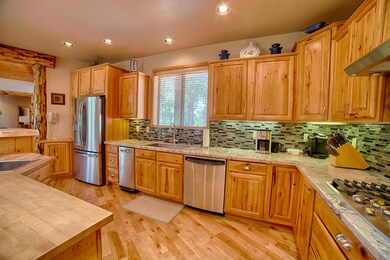4221 W Hawthorn 9285375300 (25)