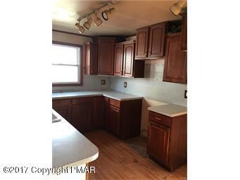 33 Davey Ave, Pen Argyl, PA 18072 - photo 7