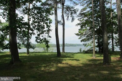 19479 N Snow Hill Manor Rd, Lexington Park, MD 20653 - photo 4