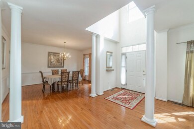 2944 Edgelea Rd, Vienna, VA 22181 - photo 4