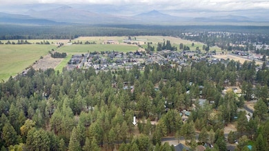 681 S Elm St, Sisters, OR 97759 - photo 4