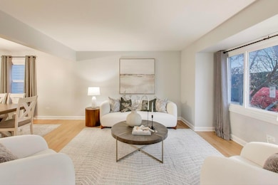 512 Blackhawk Dr, Westmont, IL 60559 - photo 5