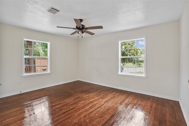 6208 Beekman Rd, Houston, TX 77021 - photo 6