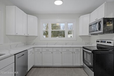 17 Wilmarth St, Schenectady, NY 12302 - photo 7