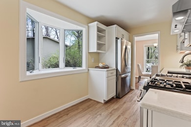 9451 Brett Ln, Columbia, MD 21045 - photo 4