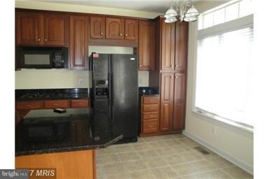 9240 Point Replete Dr, Fort Belvoir, VA 22060 - photo 4