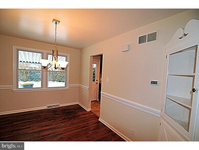 509 W 11th St, New Castle, DE 19720 - photo 4