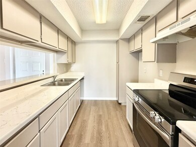 A refreshed and efficient Kitchen with lots of sto