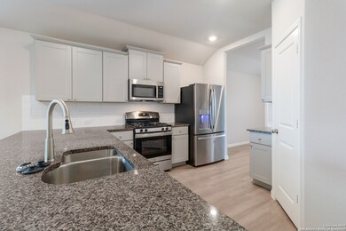 14039 MacHete Park, San Antonio, TX 78252 - photo 6