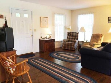 Living Room. Bright and spacious...