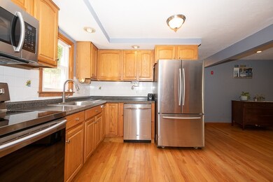 54 Steele St, Worcester, MA 01607 - photo 4