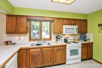 2156 Wildfield Dr NE unit 24, Grand Rapids, MI 49505 - photo 7