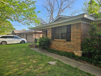 5413 Greenwood Way, North Richland Hills, TX 76180 - photo 2