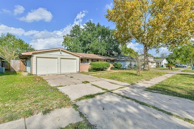 3517 Tanglebriar Dr, Pasadena, TX 77503 - photo 2