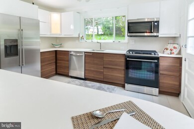 4003 Southend Rd, Rockville, MD 20853 - photo 4