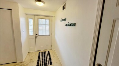 2051 Presidential Pkwy unit D30, Twinsburg, OH 44087 - photo 3