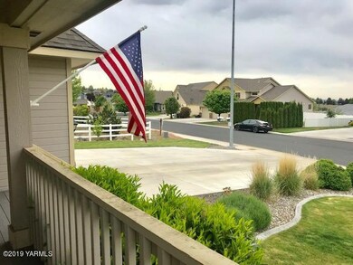 Goat Rocks flag poll