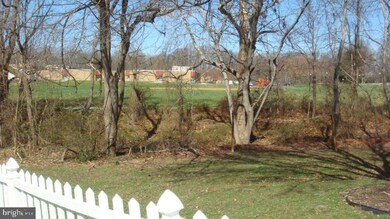 8251 Stone Trail Ct, Laurel, MD 20723 - photo 4