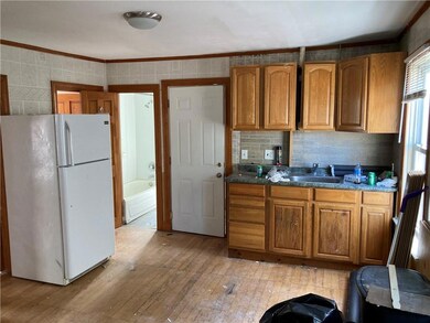 131 E School St, Woonsocket, RI 02895 - photo 4