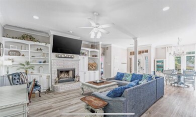 308 Casas Del Norte St, Granbury, TX 76049 - photo 4