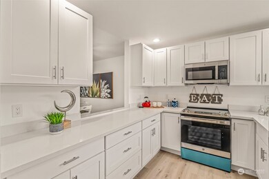 11708 Admiralty Way unit F, Everett, WA 98204 - photo 6