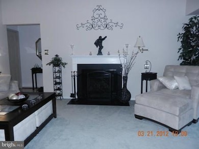 12233 Stevenson Ct, Woodbridge, VA 22192 - photo 4