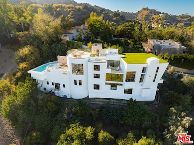 3596 Woodhill Canyon Rd, Studio City, CA 91604 - photo 2