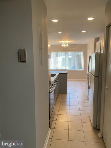 452 Girard St unit 349 / T-4, Gaithersburg, MD 20877 - photo 4