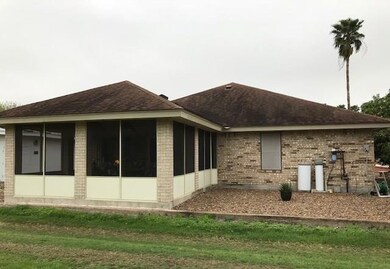 936 Citrus Dr, Alamo, TX 78516 - photo 2