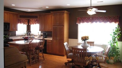 Kitchen/ Dining Area
