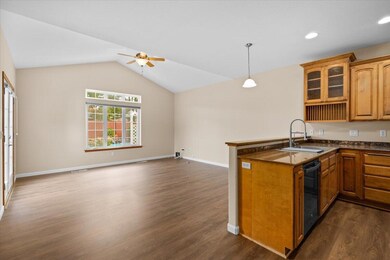 802 Ridgeway Ave, Central Point, OR 97502 - photo 7