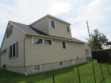 37 Spring St, Swanton, VT 05488 - photo 4