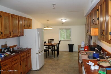 11 Mechanic St, Troy, NY 12180 - photo 6