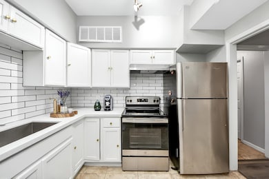 2100 Tanglewilde St unit 312, Houston, TX 77063 - photo 4