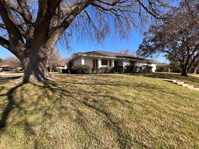 3916 Madrid Dr, Fort Worth, TX 76133 - photo 3