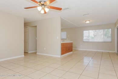 005-photo-living-room-11433590