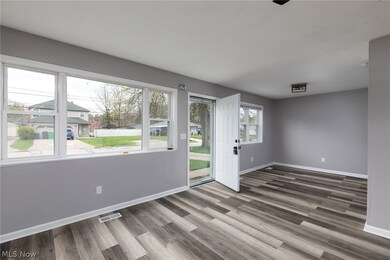 29537 Catawba St, Wickliffe, OH 44092 - photo 4